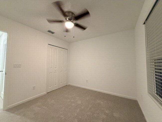 Building Photo - 543 Holly Lks Dr