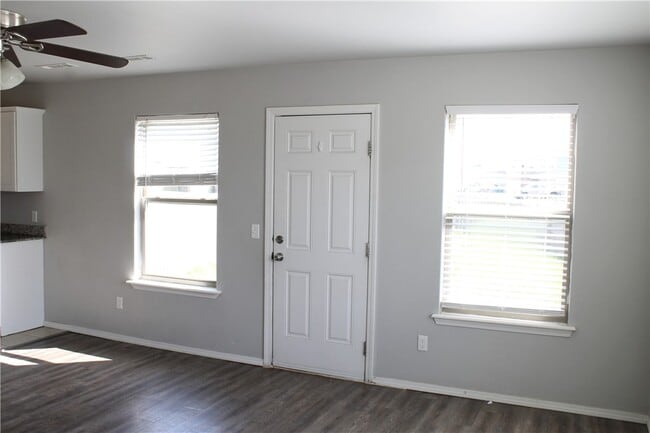 Building Photo - 5007 SW Fieldstone Blvd