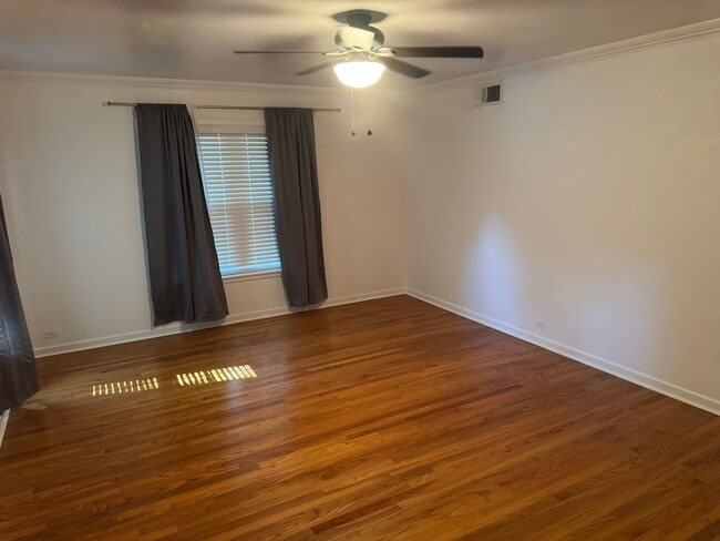 Building Photo - 504 Fleming Dr