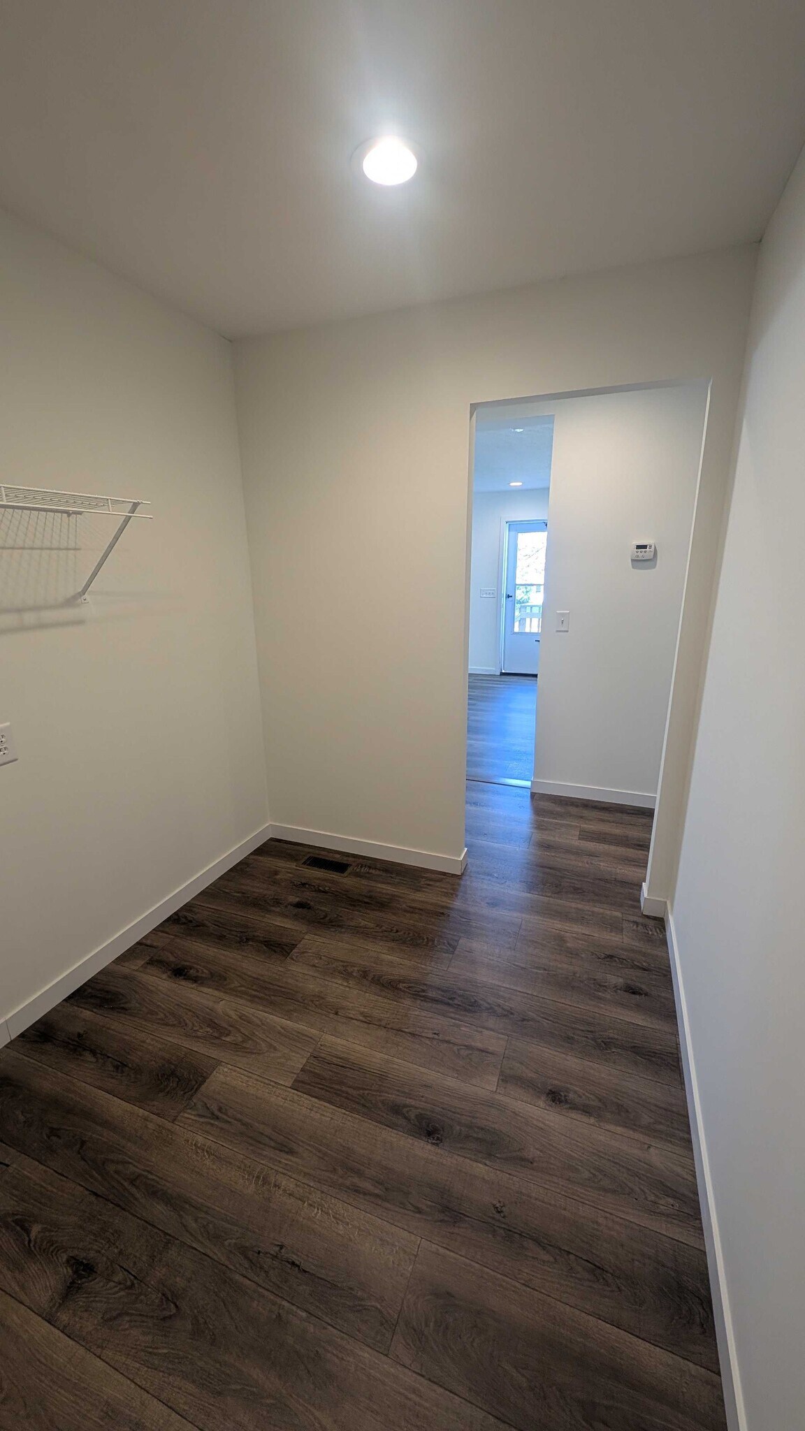 Building Photo - 9383 Evergreen Dr