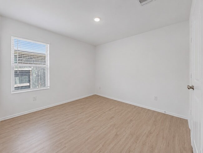 Building Photo - 2011 Ballesteros St