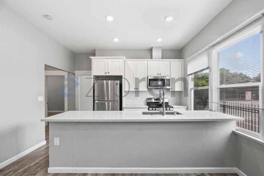 Building Photo - 1202 Adeline St