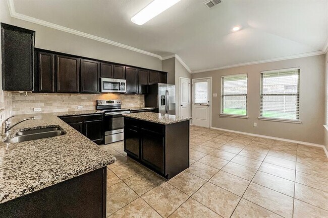 Building Photo - 255 Callaghan Dr