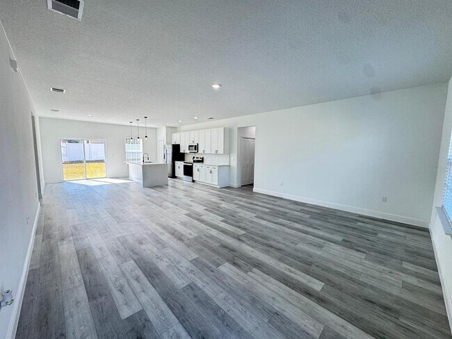 Building Photo - 482 Marion Oaks Manor