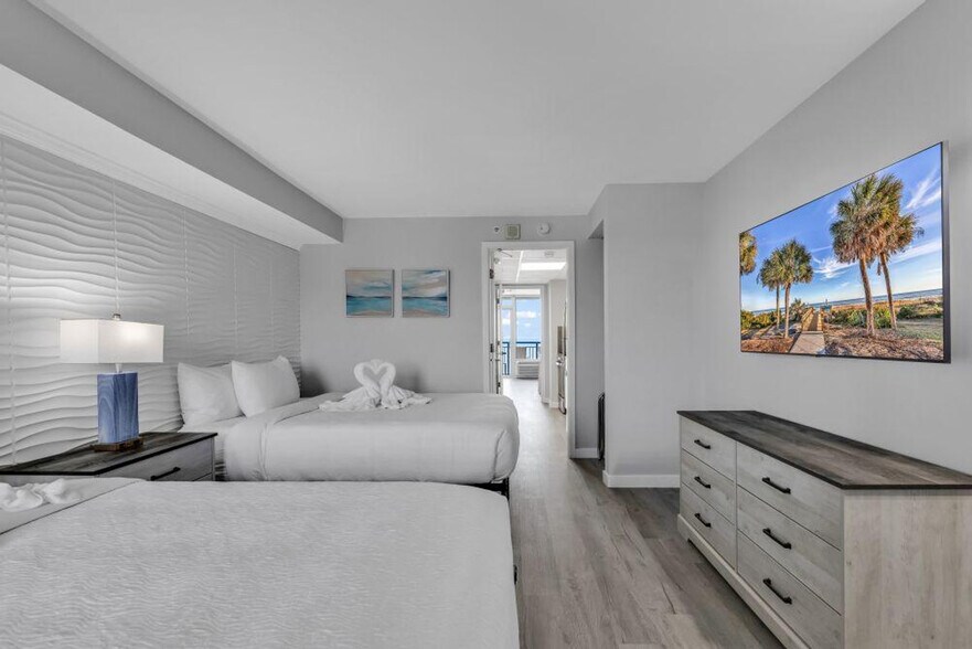 Building Photo - 2300 N Ocean Blvd