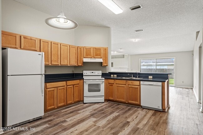 Building Photo - 4053 Savannah Glen Blvd