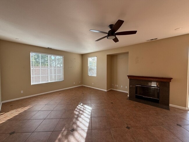 Building Photo - Beautiful Large Two Story Home is Centrall...