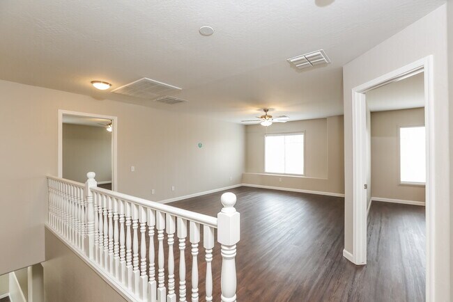 Building Photo - 918 S 118th Ln