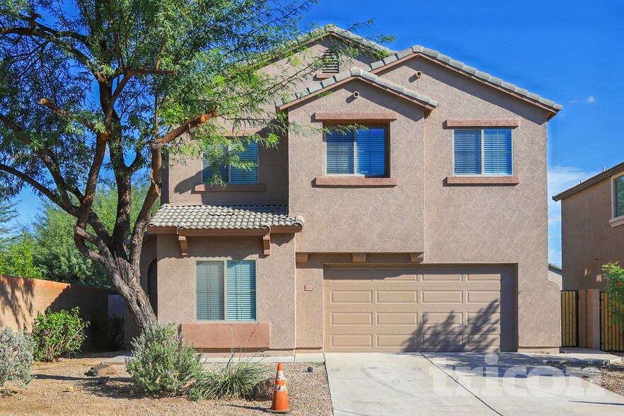 Primary Photo - 17244 W Maui Ln