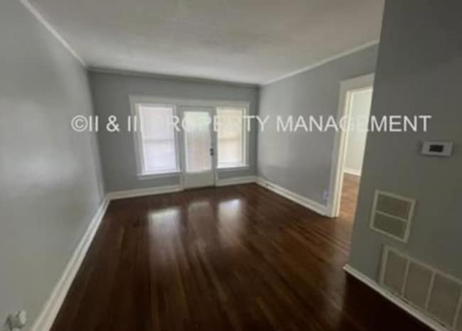 Building Photo - 219 W 37th St