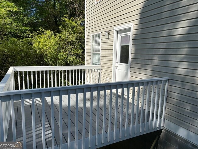 Building Photo - 97 Lily Dr