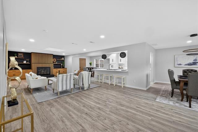 Building Photo - 3330 Sharpview Ln