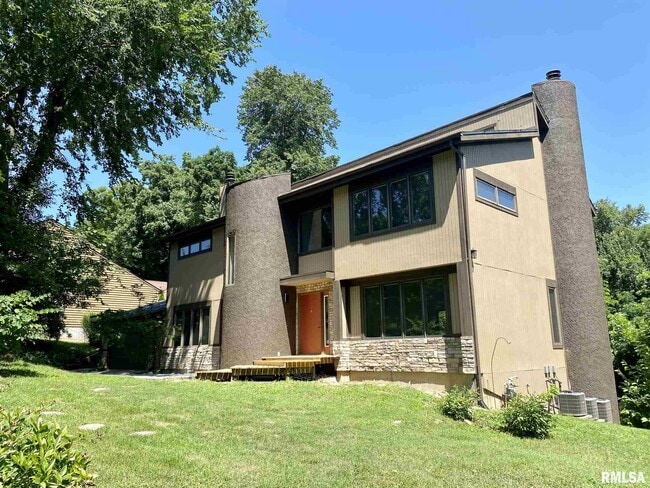 Building Photo - 29 Wildwood Dr