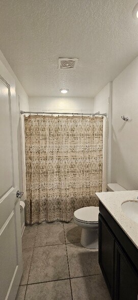 Building Photo - 1113 Saguaro St