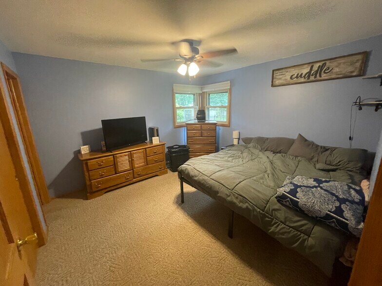 Building Photo - 6016 S 19th St