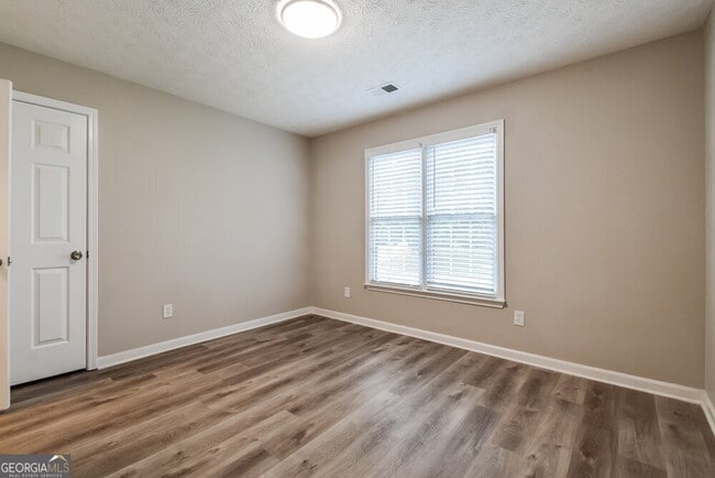 Building Photo - 5160 St Claire Pl