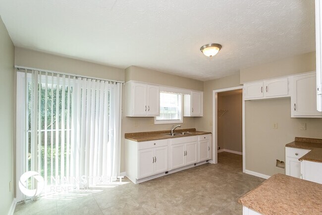 Building Photo - 5883 Old Wellborn Trce
