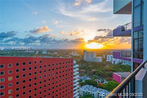 Building Photo - 1581 Brickell Ave