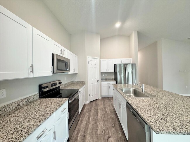 Building Photo - 1580 Axel Cir