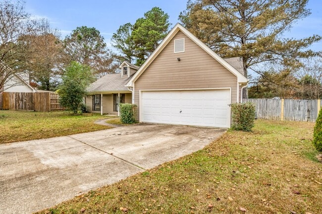 Building Photo - 125 N Chestnut Dr