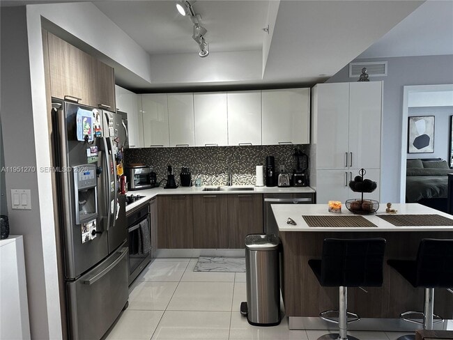 Building Photo - 5252 NW 85th Ave