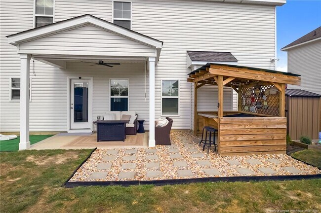 Building Photo - 173 London Dr