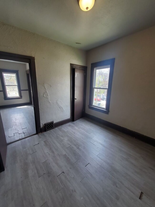 Building Photo - 2719 N 33rd St