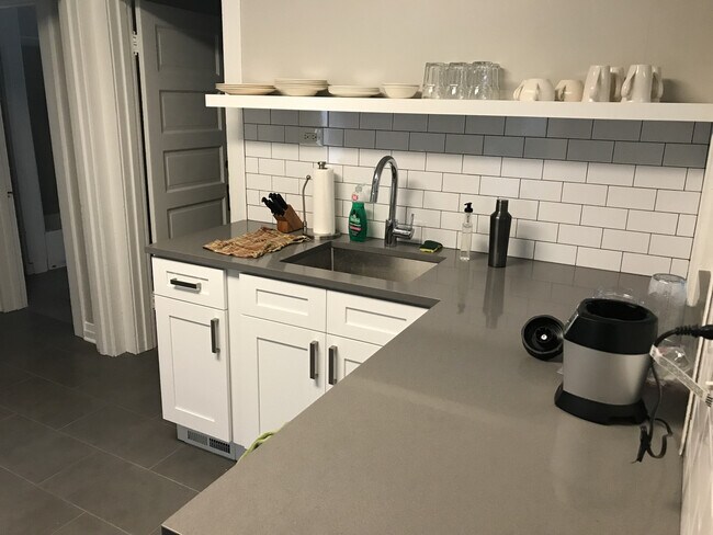 Building Photo - 1024 Foster St