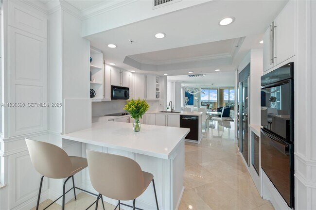 Building Photo - 411 N New River Dr E