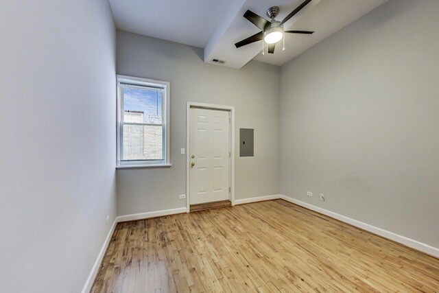 Building Photo - 2849 N Lincoln Ave