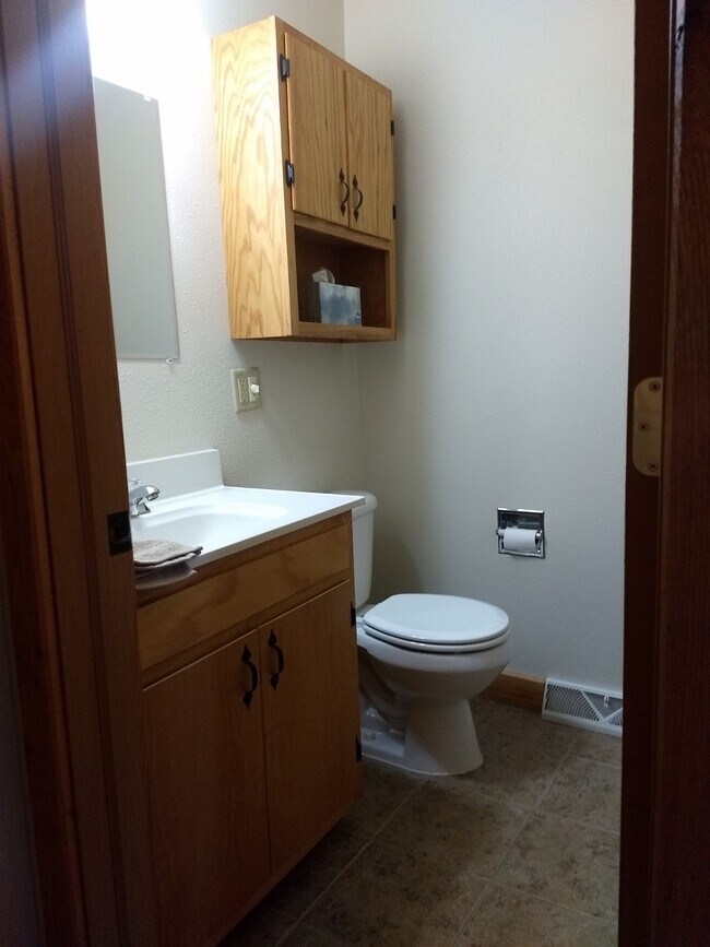 Half bath - 713 Moreland Ave