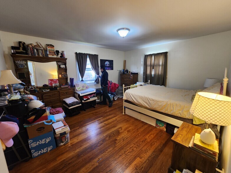 Master bedroom - 49 Sand Rd