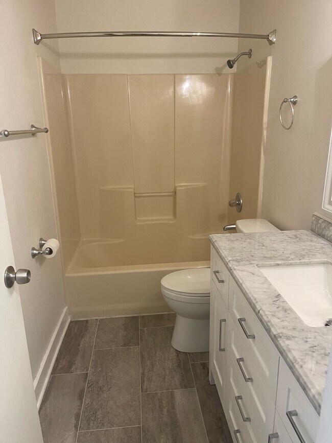 Building Photo - New Listing! 2-bed, 2-bath Condo!