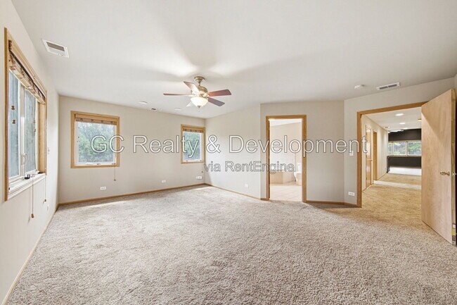 Building Photo - 1007 Forest Dr