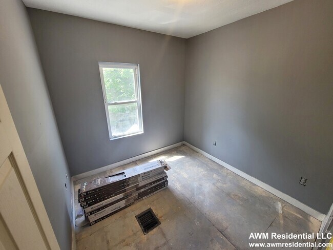 Building Photo - 16 Woodcliff St