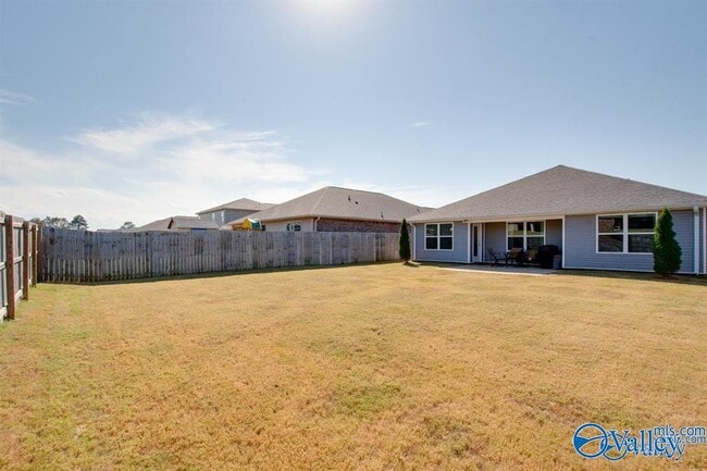 Building Photo - 123 Daymark Dr