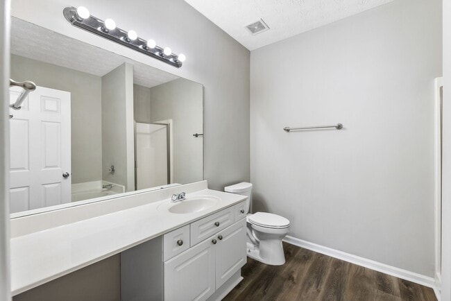 Building Photo - 2/2.5 Townhome in Great Flowery Branch loc...