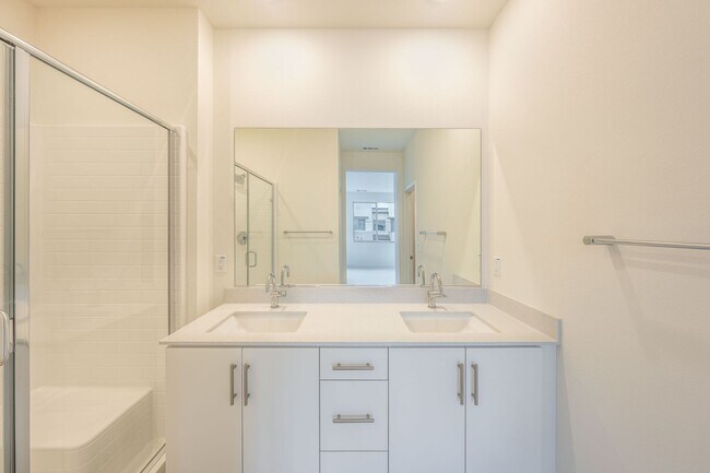 Building Photo - 3260 S Agate Paseo