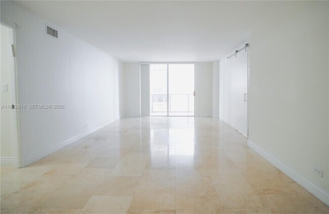 Building Photo - 6039 Collins Ave