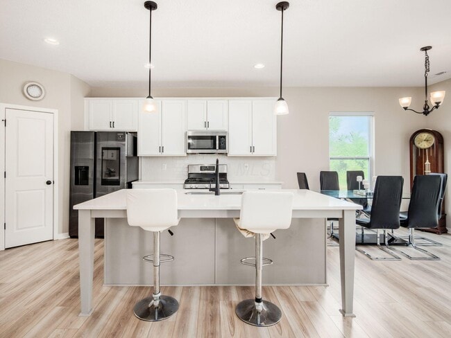 Building Photo - 7233 Celebration Dr