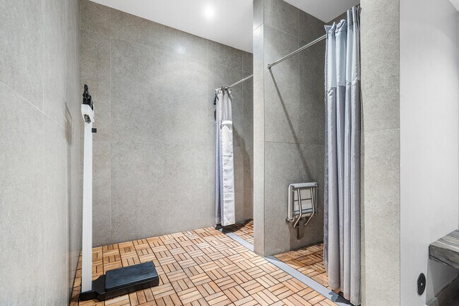 Building Photo - 1100 S Miami Ave