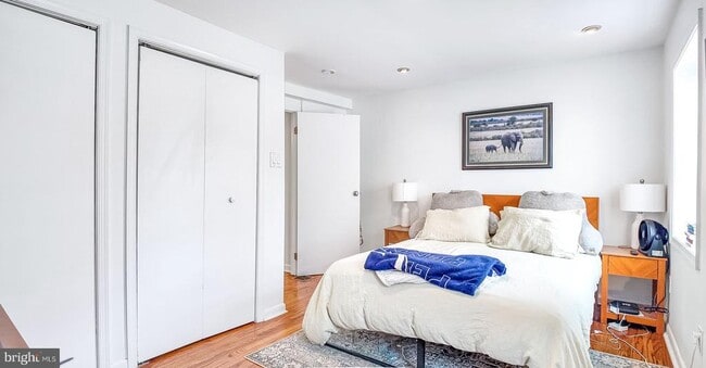 Building Photo - 434 Catharine St