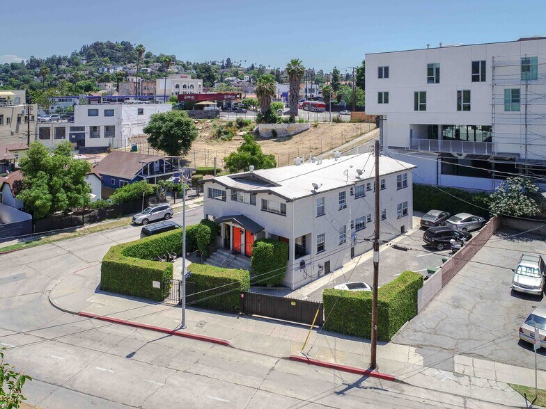Building Photo - 1126 Myra Ave