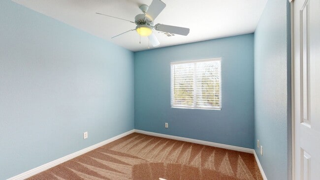 Building Photo - 2 Story Townhome located in Henderson