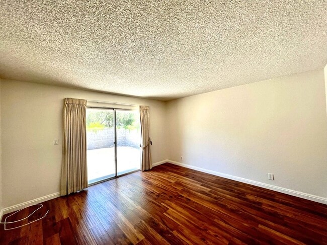 Building Photo - Beautiful 4 Bedroom Single Family Home for...
