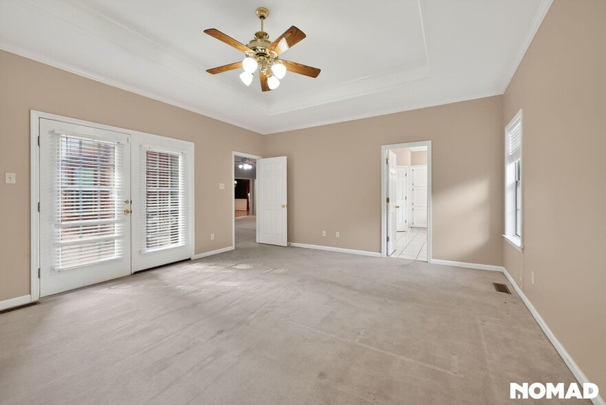 Building Photo - 1219 Loyola Dr