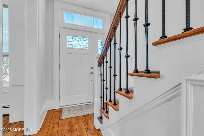 Building Photo - 146 Rumson Rd