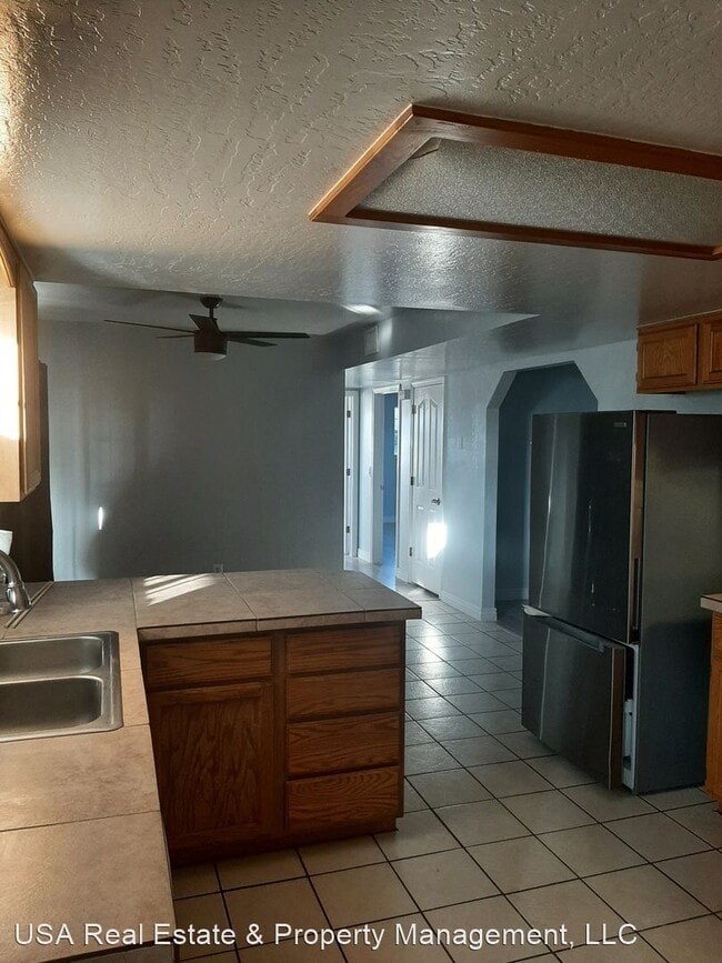 Building Photo - 4 br, 2 bath House - 1255 W. Summer Trail
