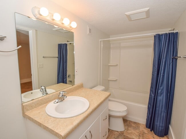 Building Photo - 271 N 100 E