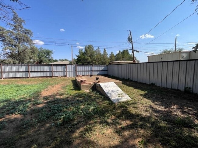 Building Photo - 1005 N 19th St